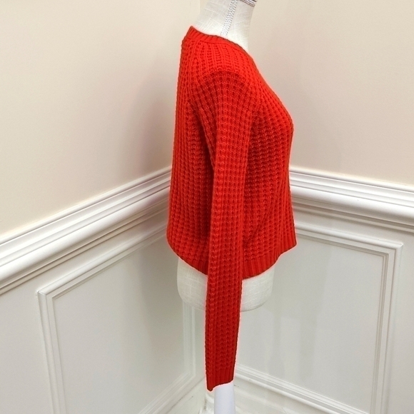 𝅺FOREVER 21 Sweater - Picture 2 of 4